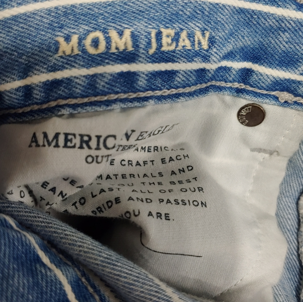 AMERICAN EAGLE PIN STRIPE MOM JEAN (637) - Picture 6 of 13